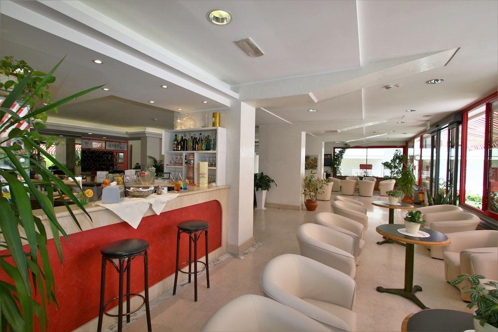 Hotel De Amicis Риччоне Екстер'єр фото